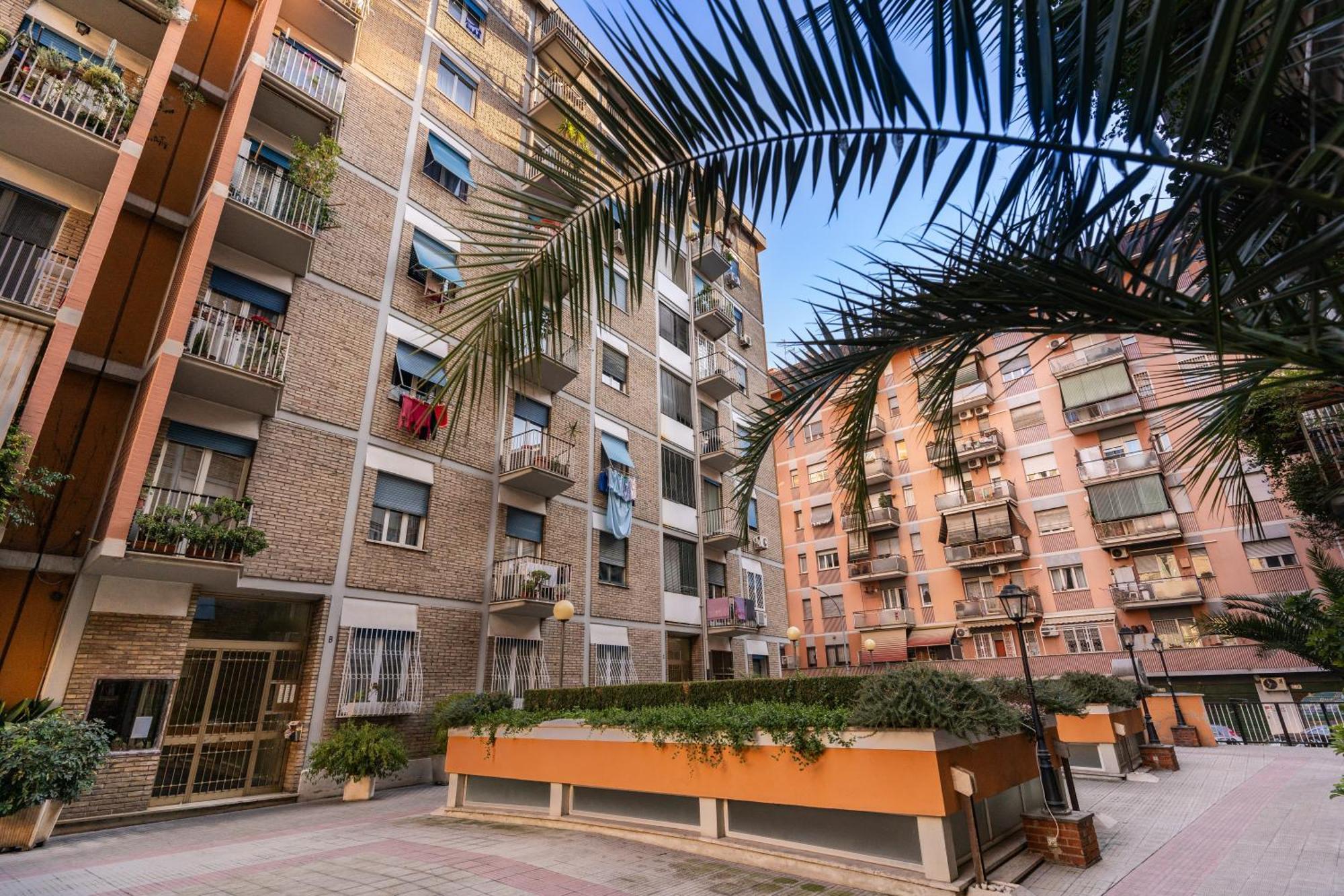 Cosy Flat Cinecitta' Apartment โรม ภายนอก รูปภาพ